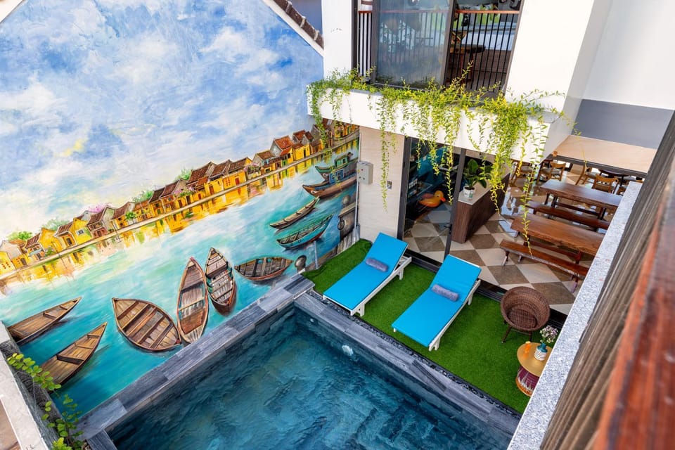 Bird's eye view, Pool view