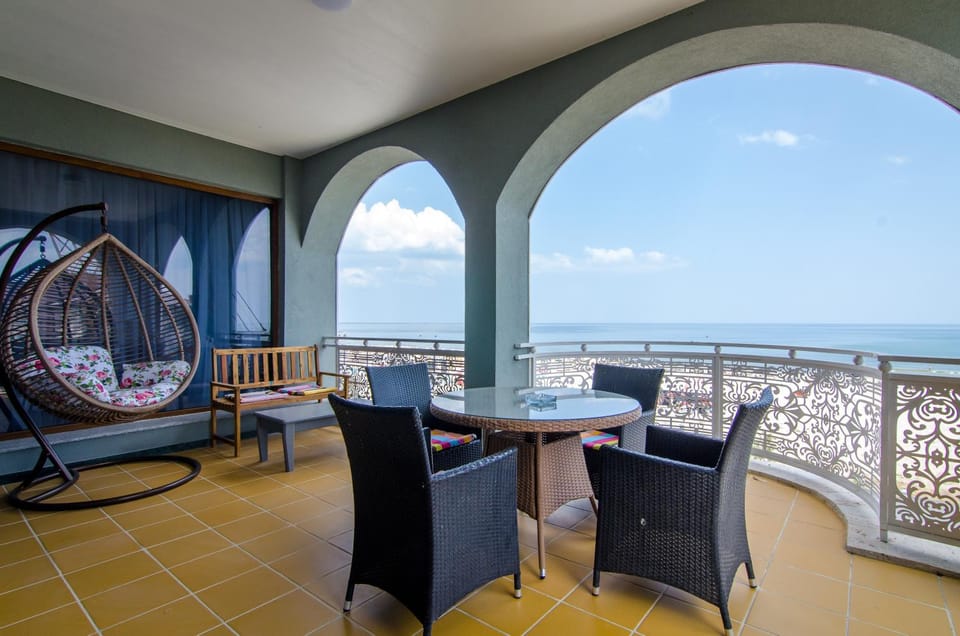 Day, Natural landscape, View (from property/room), Balcony/Terrace, Seating area, Sea view