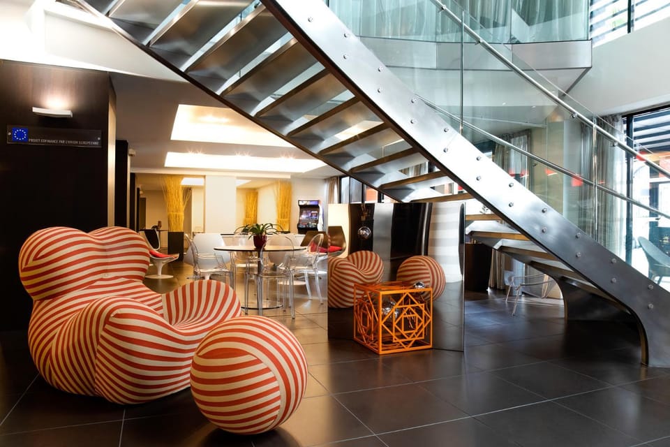 Seating area