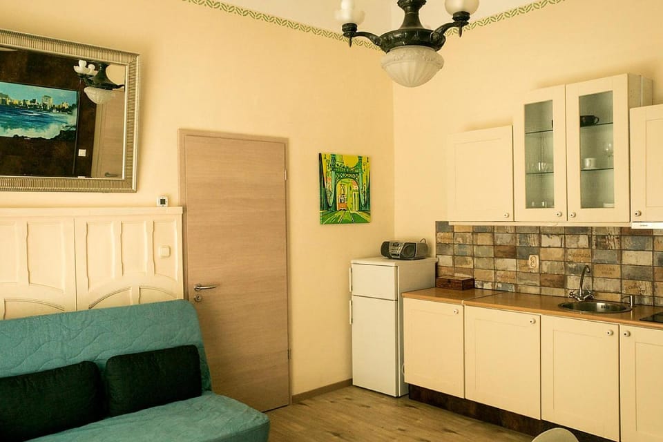 Kitchen or kitchenette, Living room