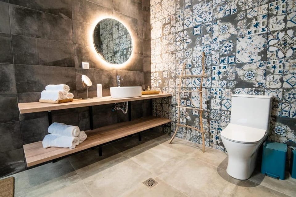 Toilet, Bathroom