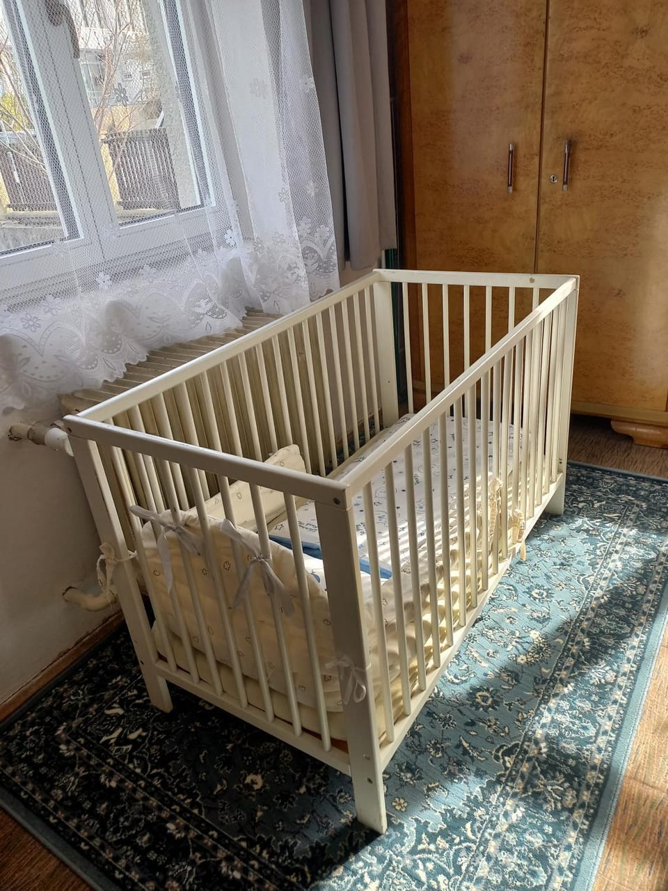 Bedroom, cot