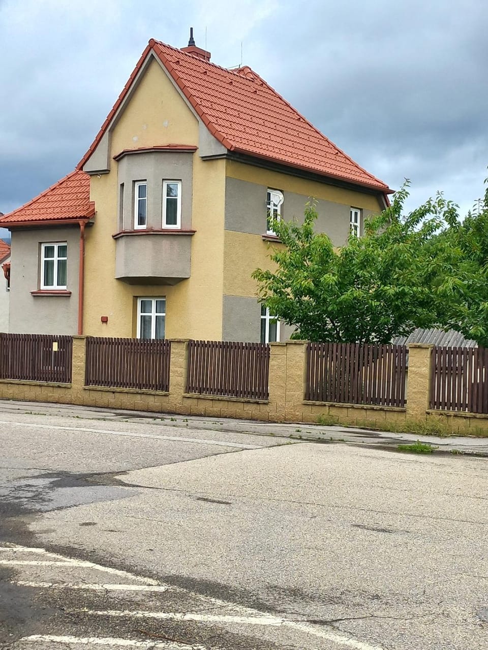 Property building, young children, pet friendly, pet friendly