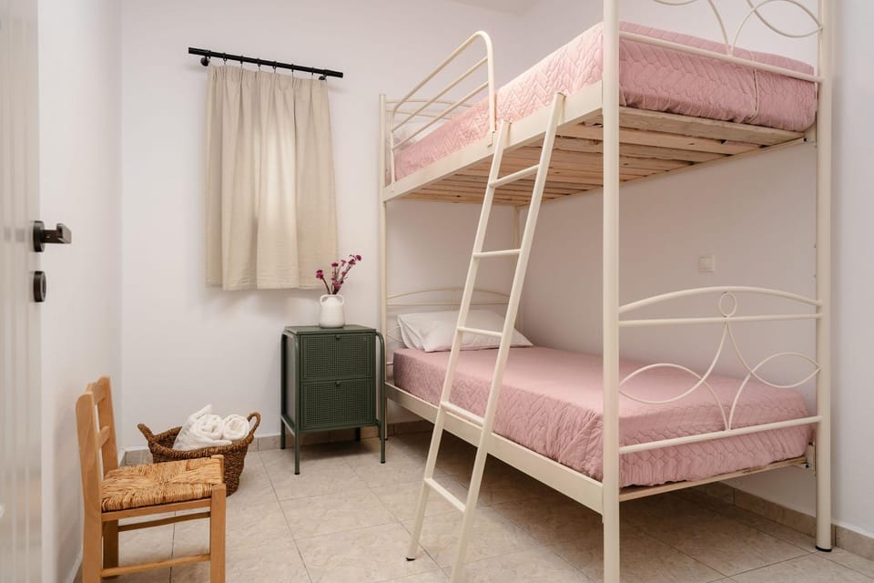 Bed, Photo of the whole room, Bedroom, bunk bed
