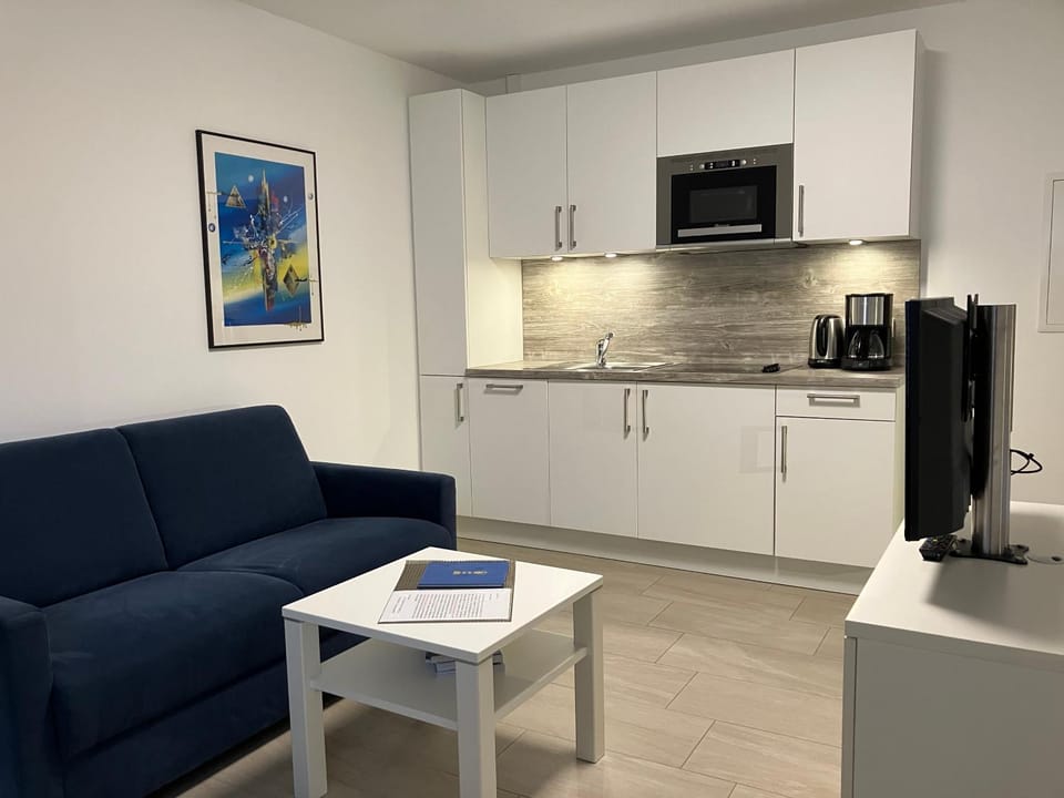 Kitchen or kitchenette, Living room