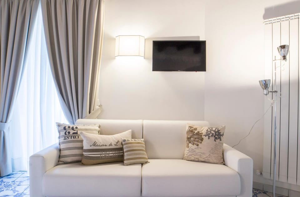 TV and multimedia, Seating area