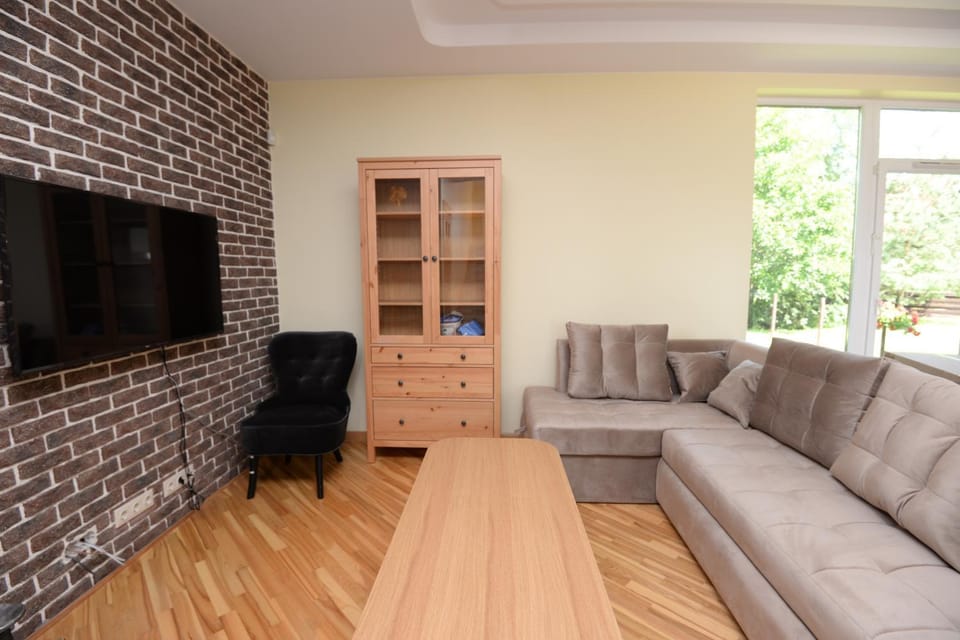 Communal lounge/ TV room, TV and multimedia, Living room, Seating area