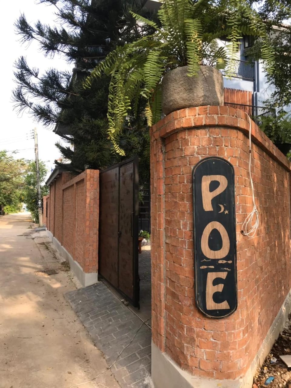 Facade/entrance