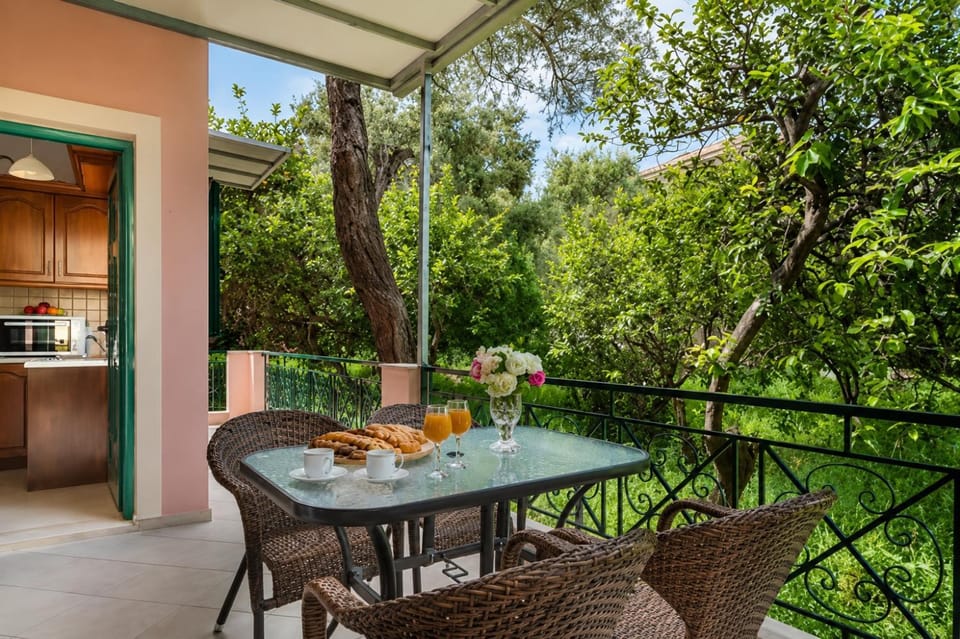 Patio, Spring, View (from property/room), Balcony/Terrace, Dining area
