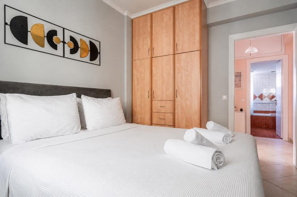Bed, Photo of the whole room, Bedroom, towels, wardrobe