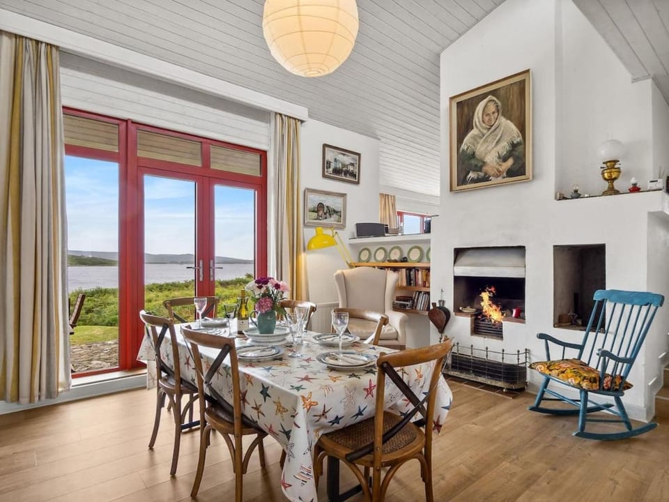 Salmon Cottage House in County Galway