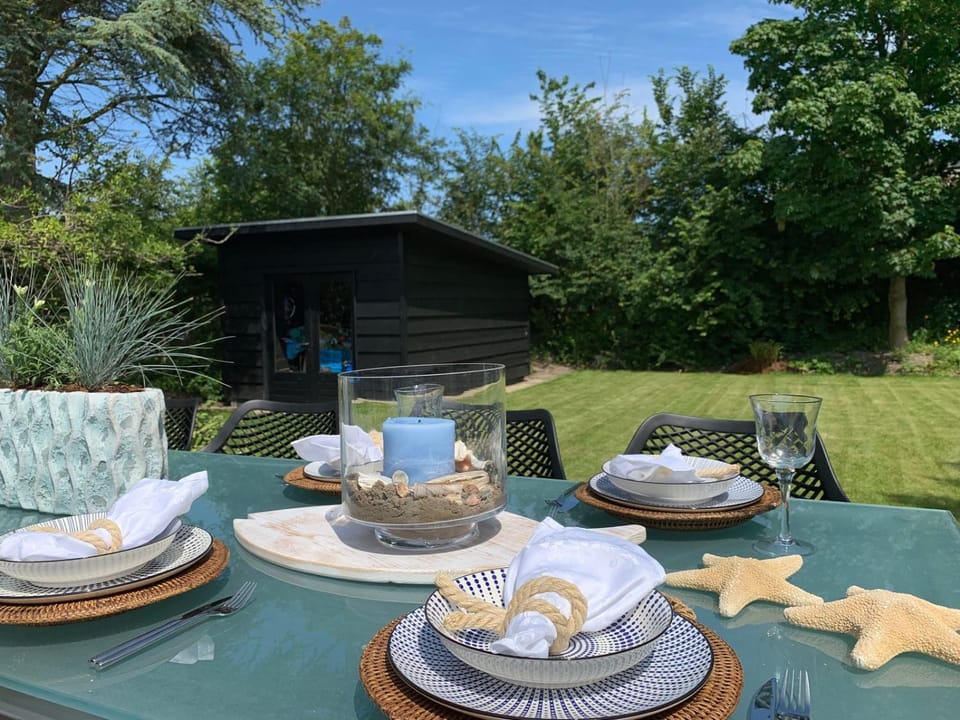 Garden, Dining area, Garden view