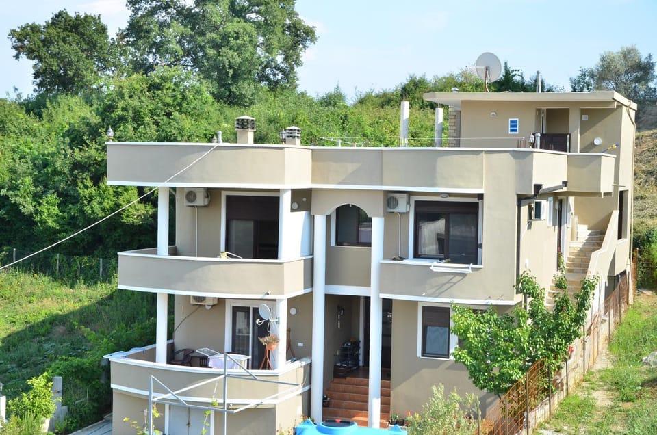 Property building, Day