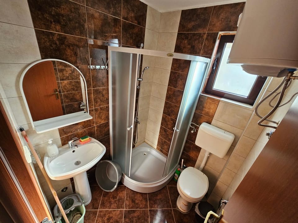 Toilet, Bathroom, Bath