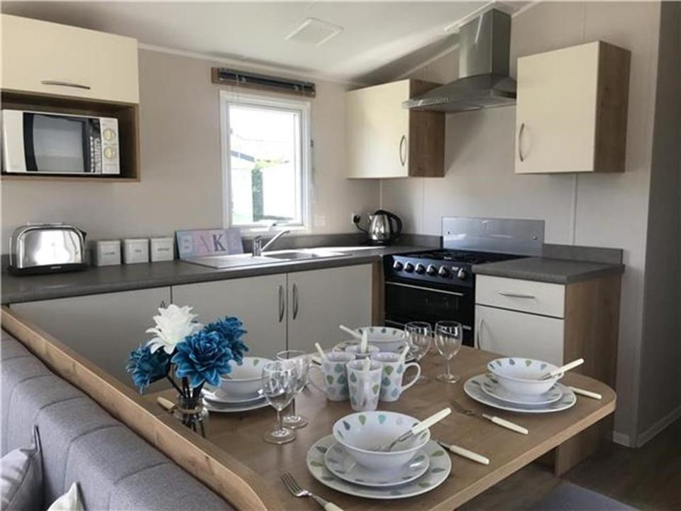 Coffee/tea facilities, Living room, Seating area, Dining area, minibar, pet friendly, toaster