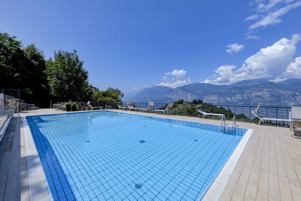 Garden Residence Malcesine Lake View Apartment in Malcesine