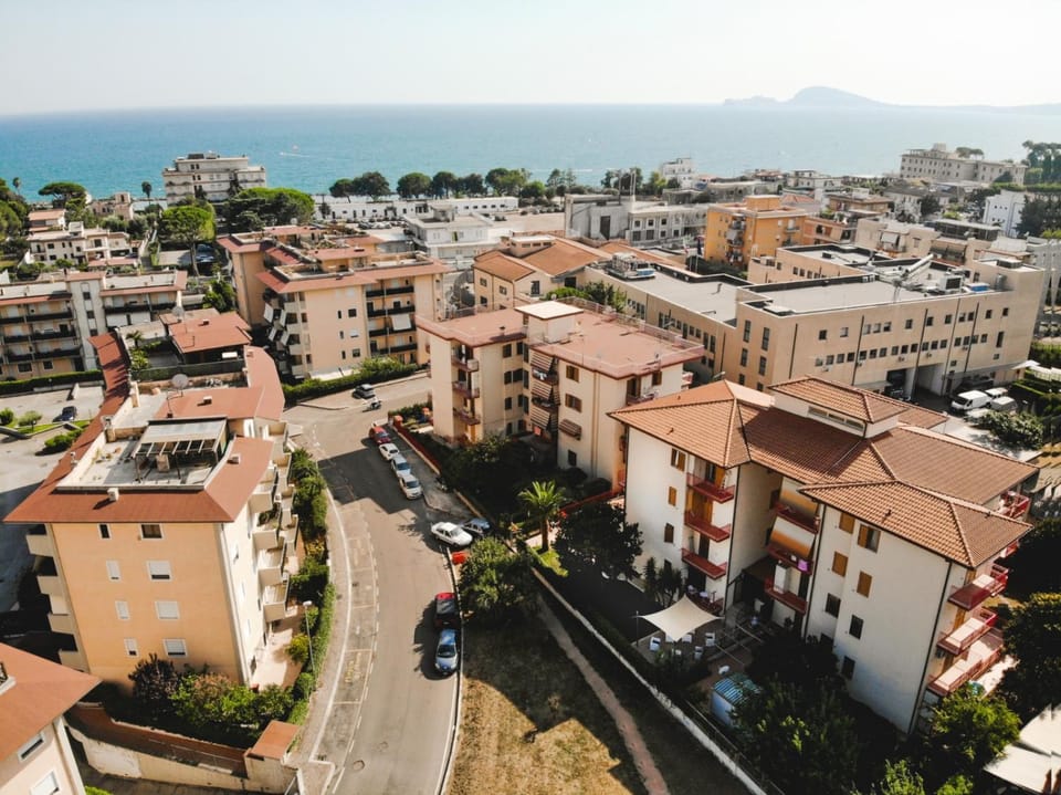 Neighbourhood, Bird's eye view, City view, Sea view, Street view