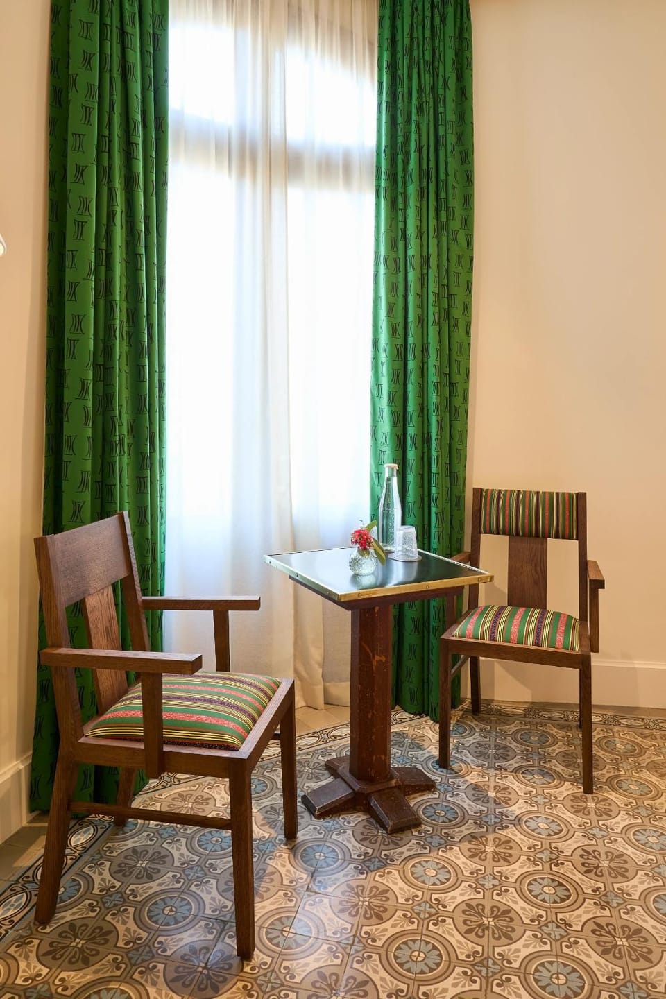 Seating area, Bedroom