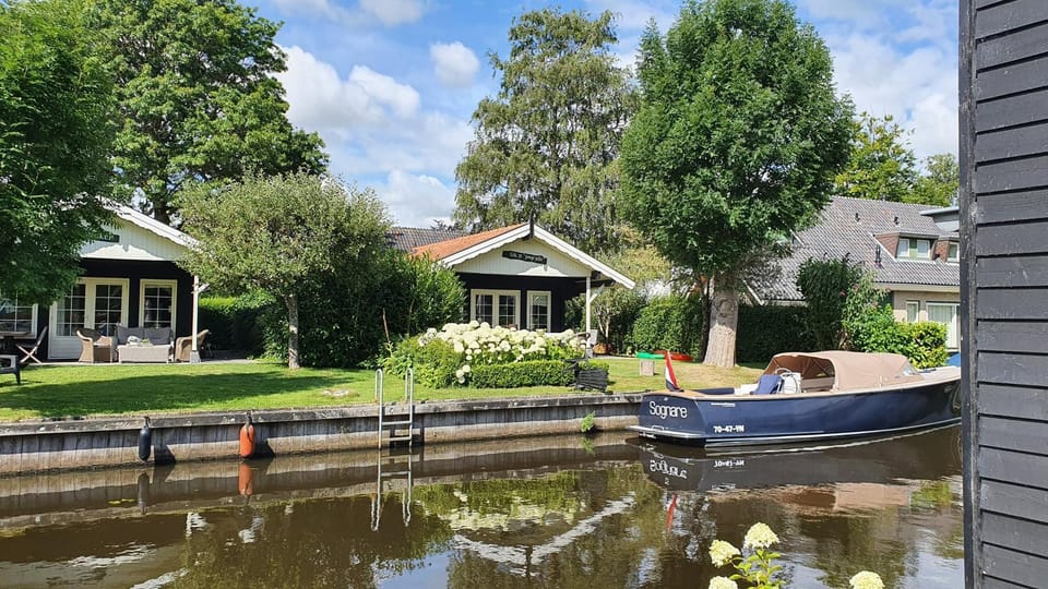 Property building, Lake view