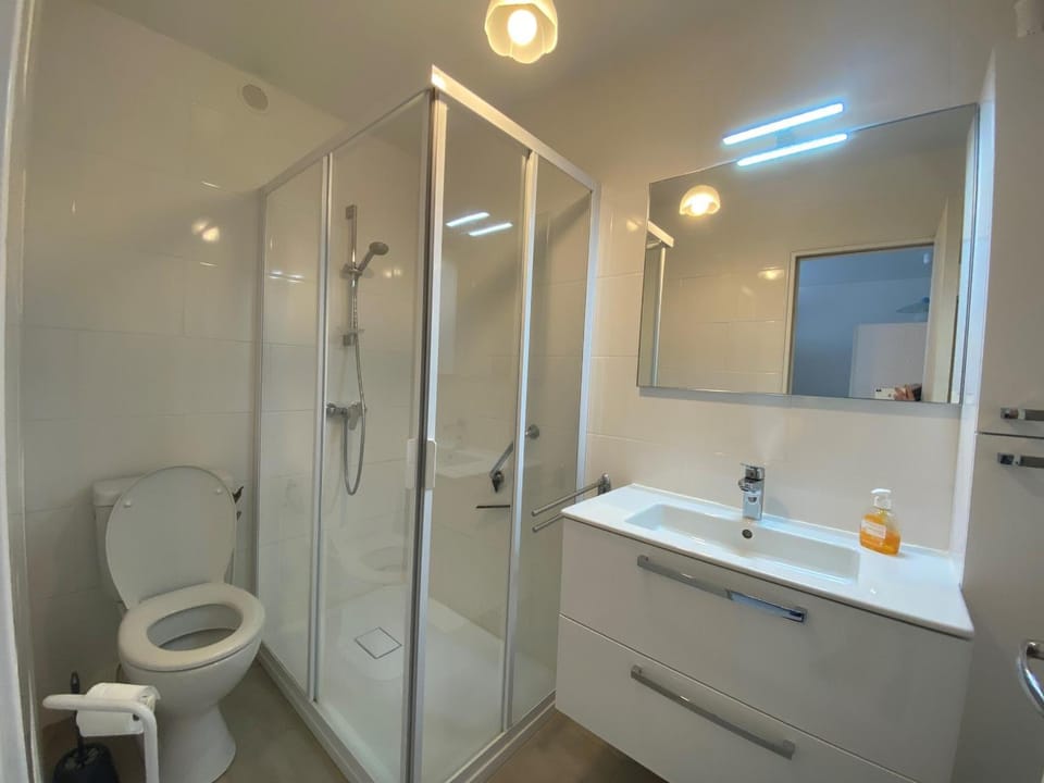 Appartement Proche Thermes avec Balcon et Parking à Balaruc-les-Bains - FR-1-503-23 Apartment in Balaruc-les-Bains