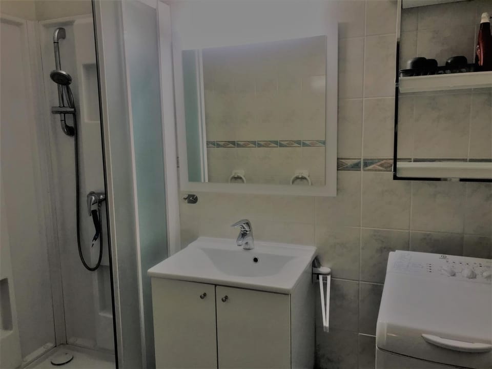 Appartement lumineux près des Thermes - Animaux admis - 42m² - FR-1-503-62 Apartment in Balaruc-les-Bains