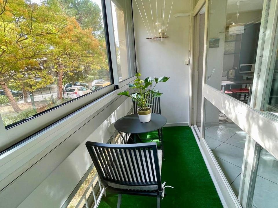 T2 Étoilé près des Thermes, Climatisé avec Parking - FR-1-503-71 Apartment in Balaruc-les-Bains