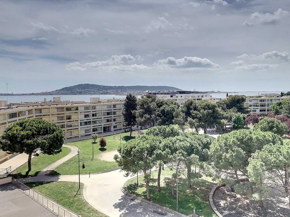 Appartement chaleureux avec balcon, animaux admis, pour cure ou vacances - FR-1-503-85 Apartment in Balaruc-les-Bains