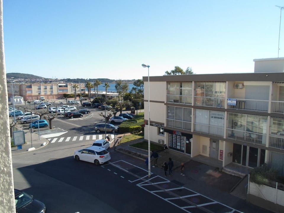 Appartement à Balaruc-les-Bains proche étang et thermes avec loggia et animaux admis - FR-1-503-89 Apartment in Balaruc-les-Bains