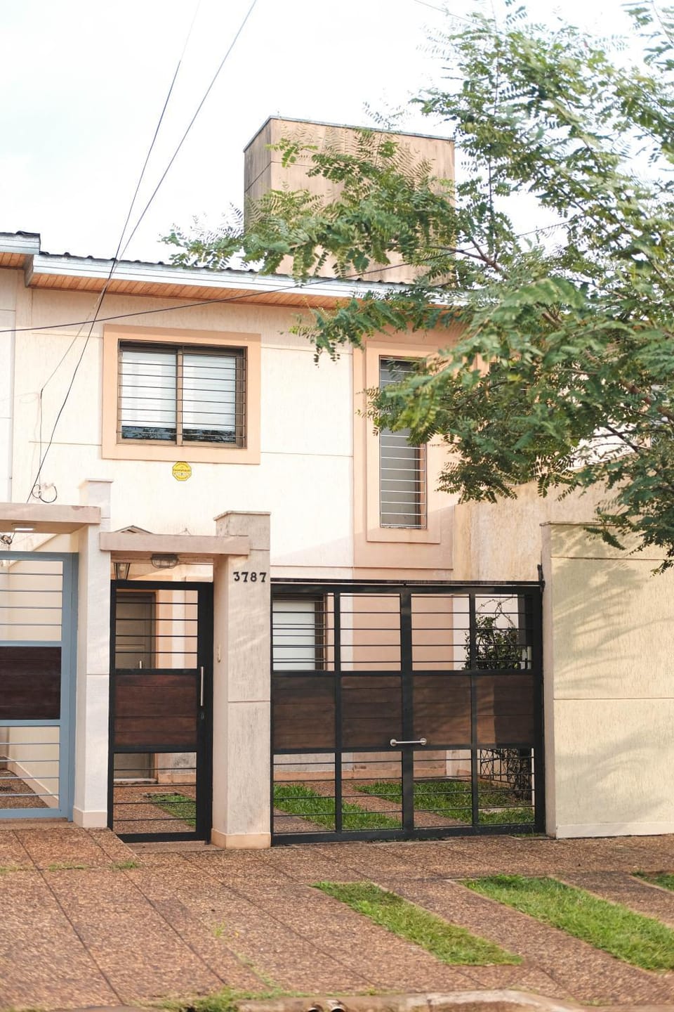Property building, Facade/entrance, Garden