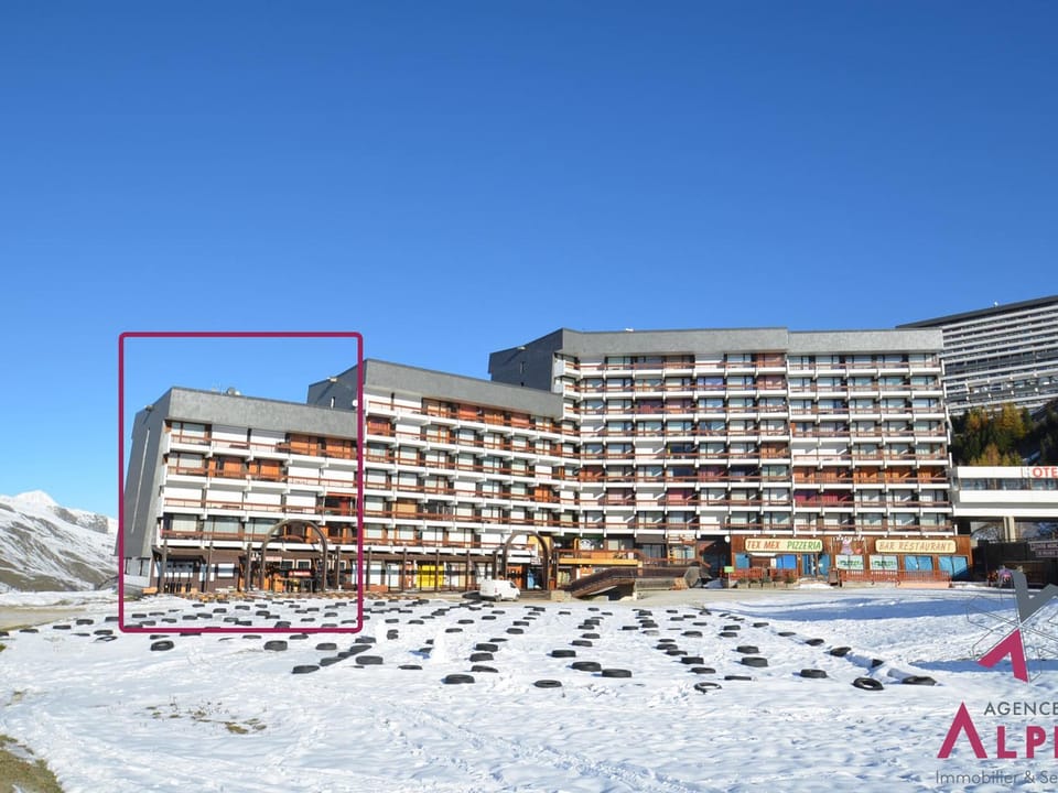 Appartement rénové 3 pièces pour 6 pers, balcon, 2 sdb, proche ascenseur, skis, qualité 4 flocons - FR-1-452-203 Apartment in Les Allues