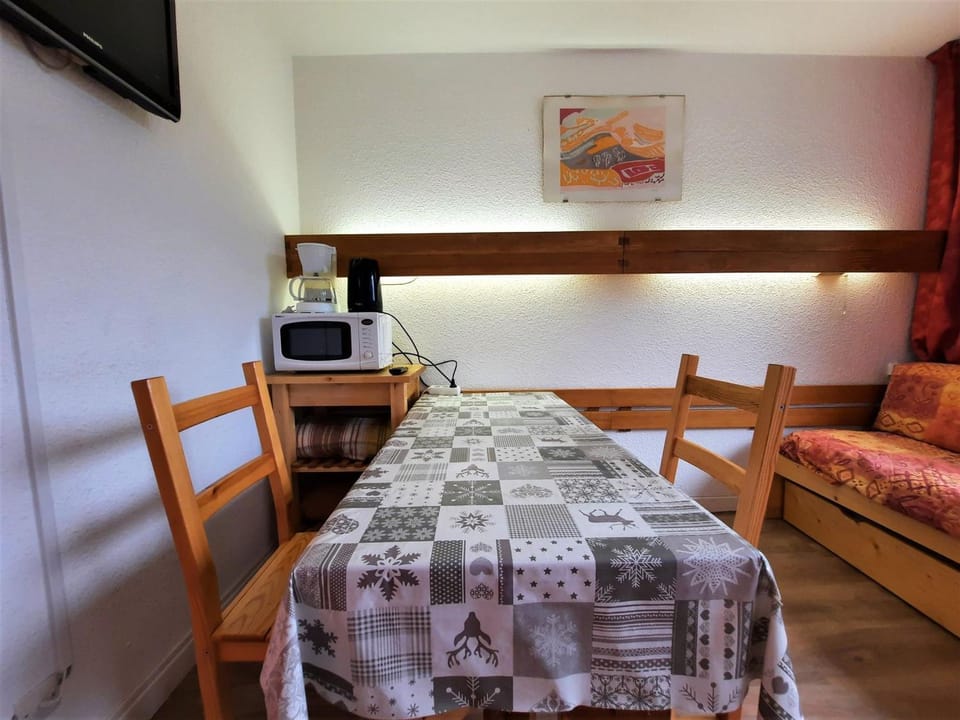 Studio 2 pers - Ski aux pieds, balcon, centre Menuires - FR-1-452-216 Apartment in Les Allues