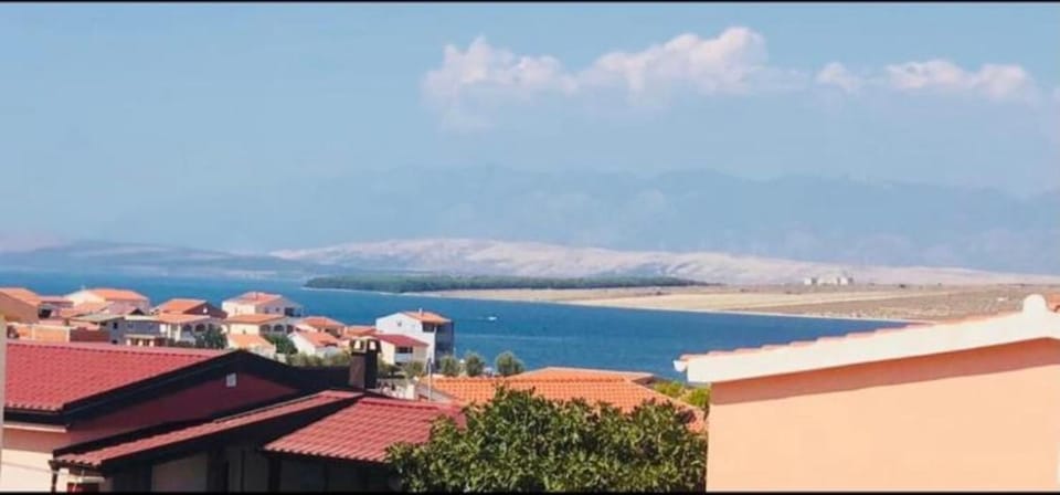 Day, Natural landscape, Mountain view, Sea view