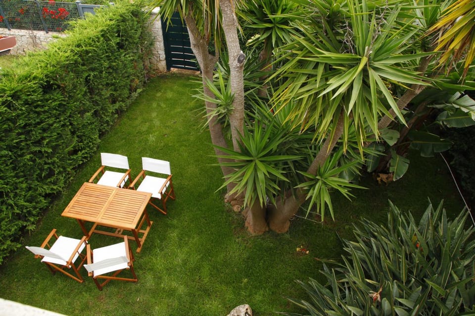 Property building, Patio, Restaurant/places to eat, Garden, Photo of the whole room, Swimming pool, Breakfast