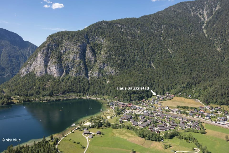 Off site, Day, Natural landscape, Bird's eye view, Summer, On site, Lake view, Mountain view, Area and facilities, Location