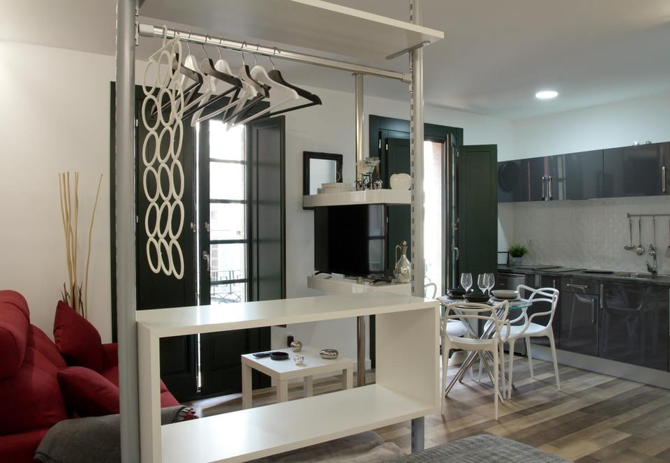 Kitchen or kitchenette, Living room