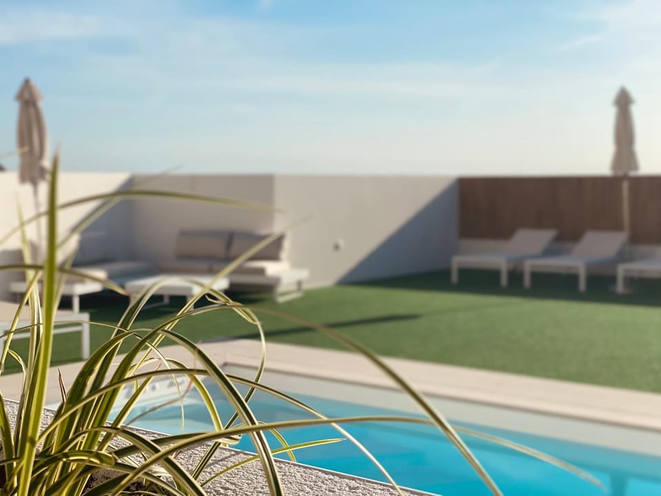 Swimming pool, Swimming pool