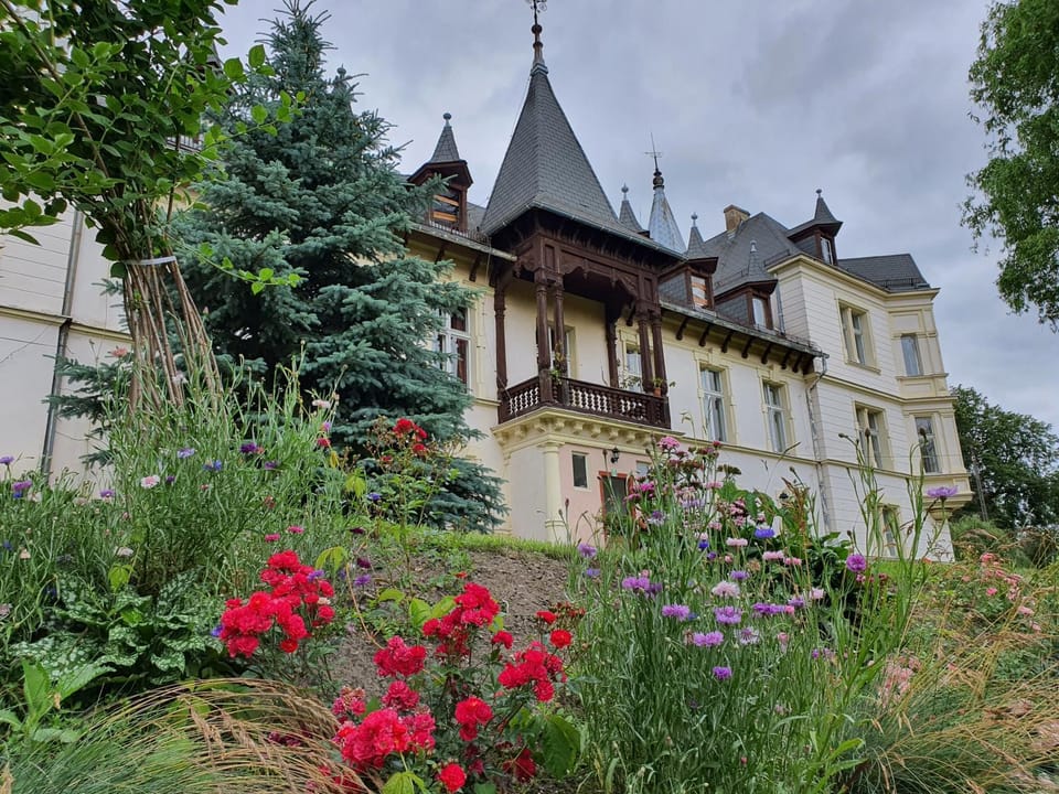 Property building, Garden