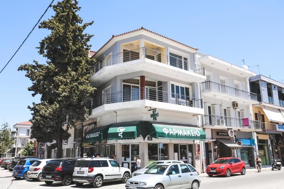 Property building, Neighbourhood