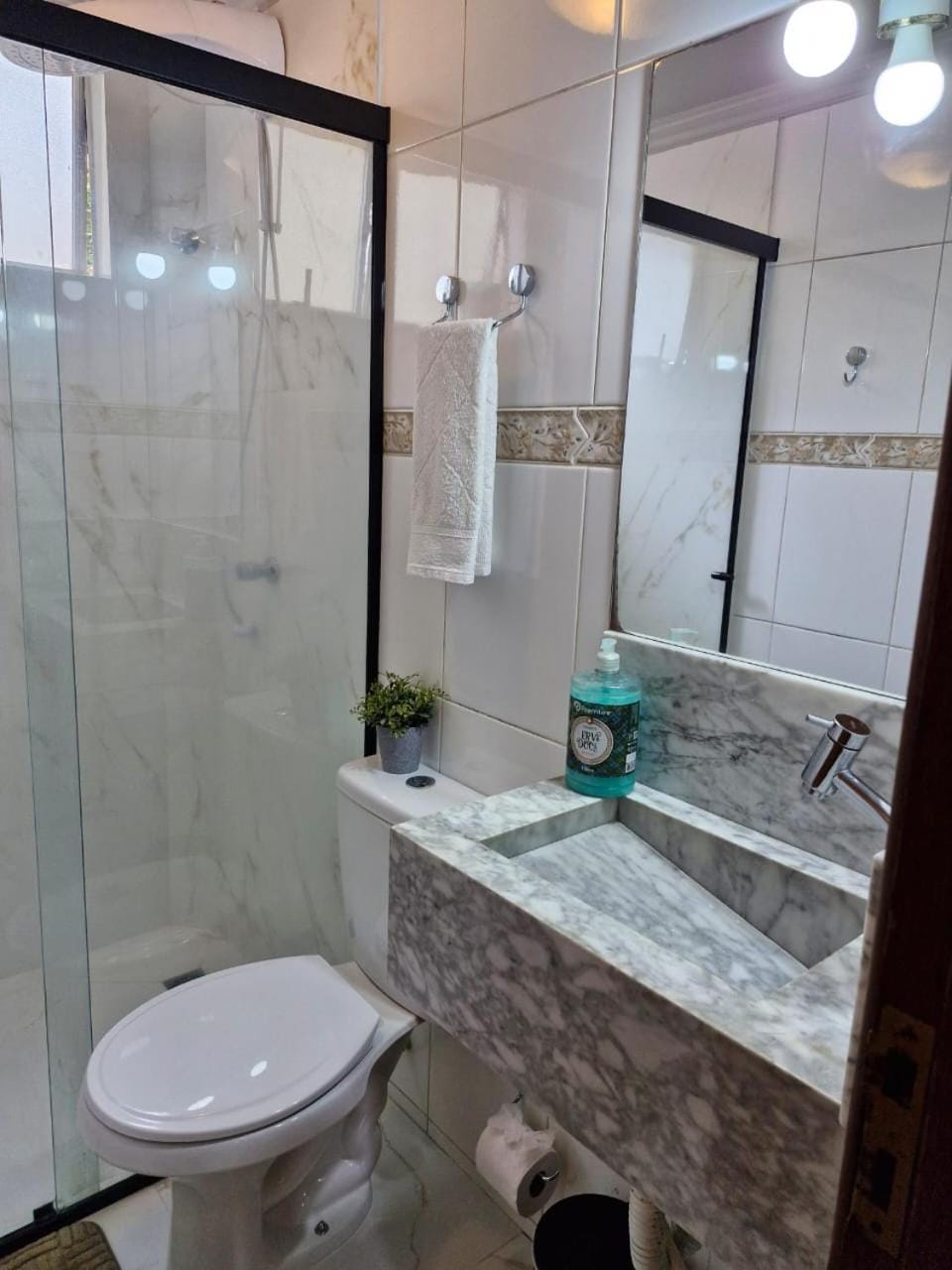 Toilet, Bathroom, towels