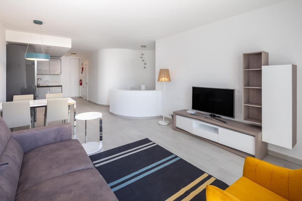 Victory Village Sea Views Apartment in Faro District