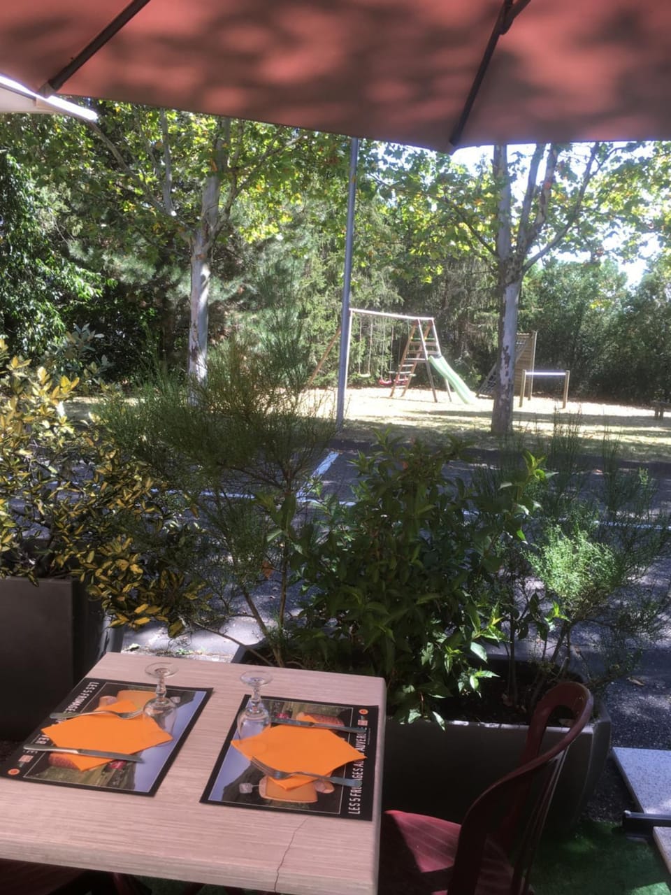 Restaurant/places to eat, Food and drinks