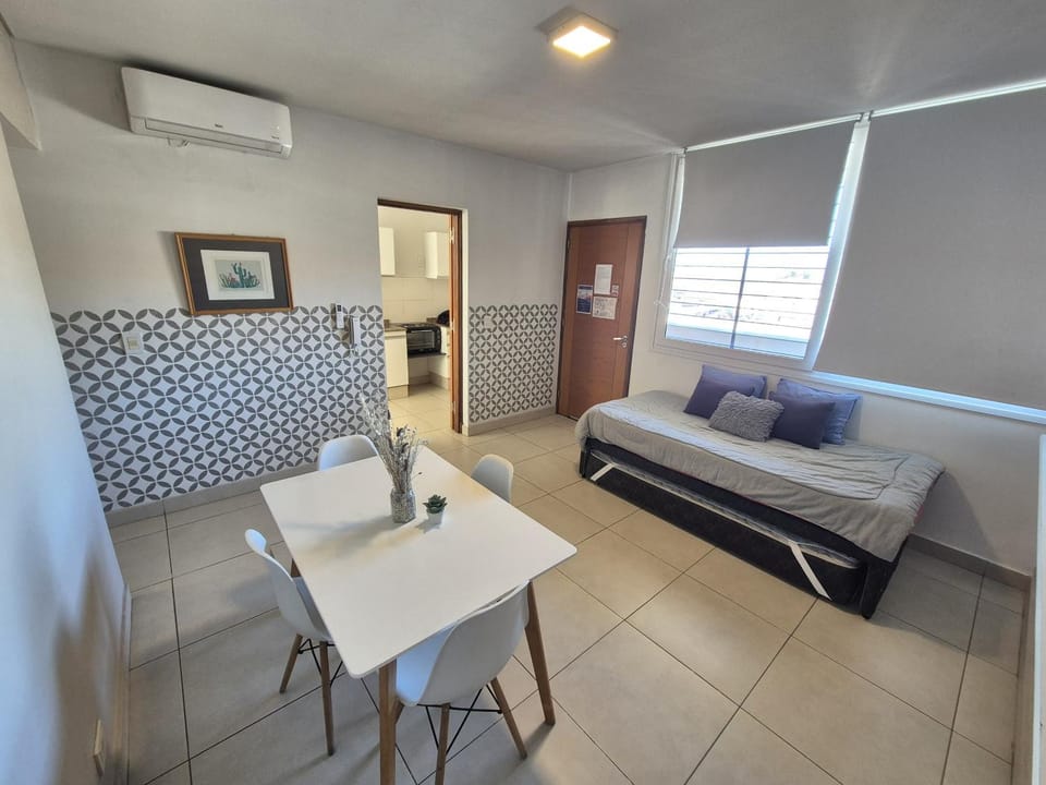 Cómodo departamento a 300mts Italia no Hospital Apartment in Mendoza