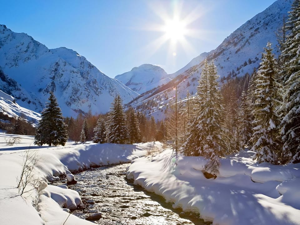 Nearby landmark, Natural landscape, Winter