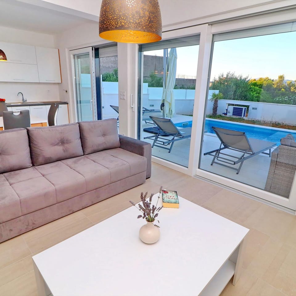 Living room, Seating area, Dining area, Swimming pool, sunbed