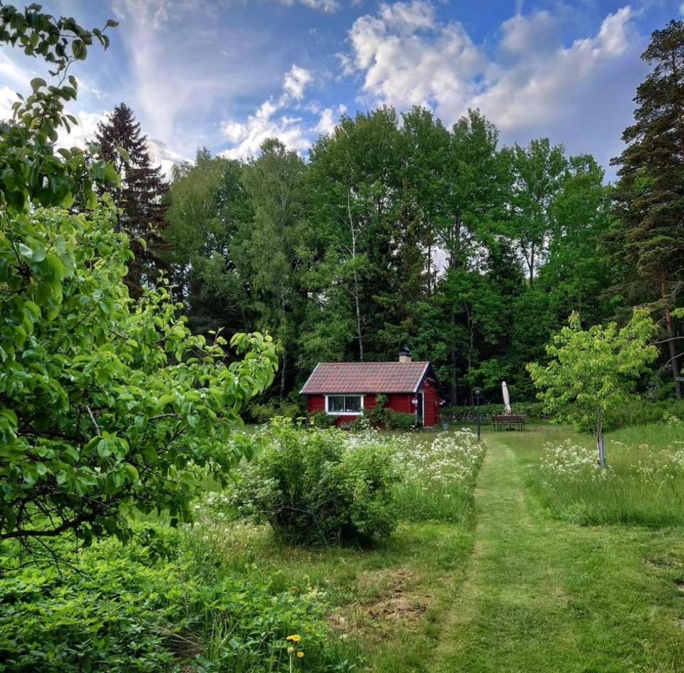 Egen stuga med delat badrum Bed and Breakfast in Stockholm County
