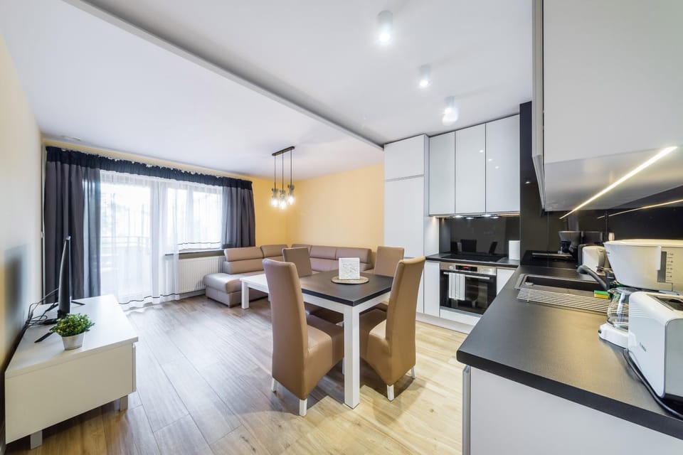 Coffee/tea facilities, Kitchen or kitchenette, Living room, stove