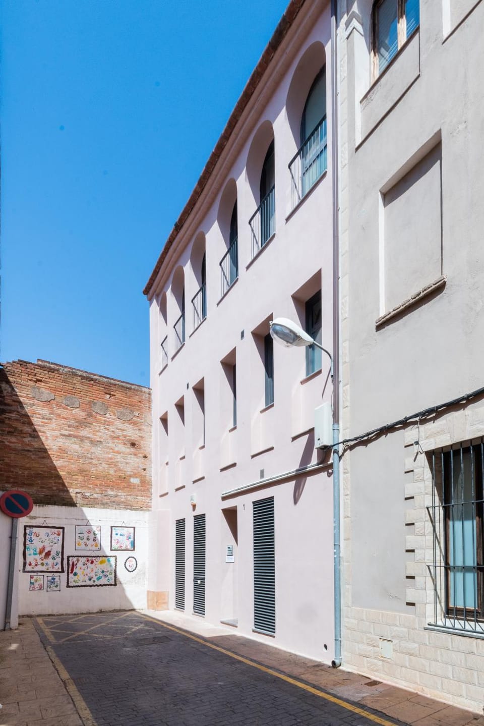 Property building, Facade/entrance, Off site