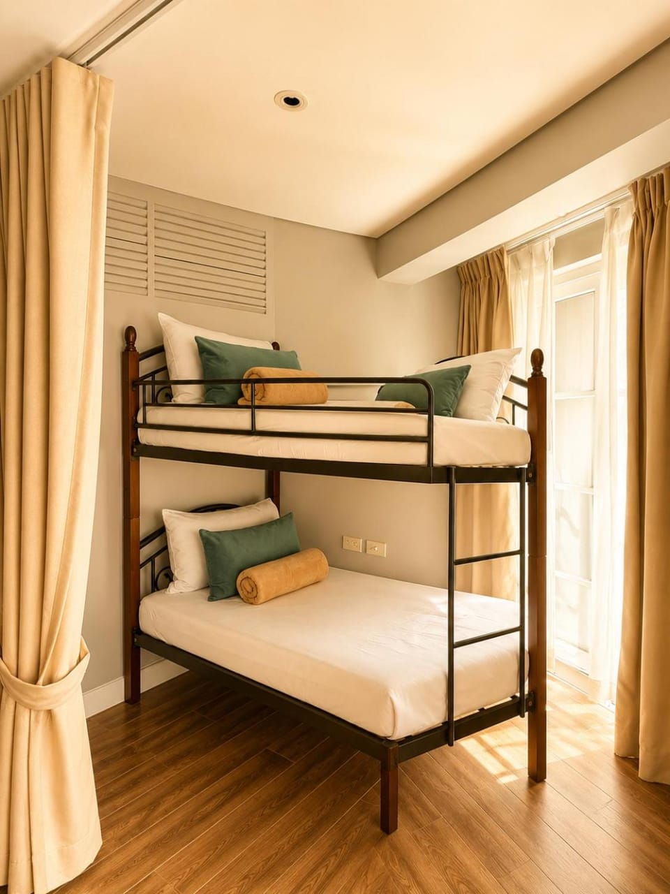 Royale Parc Hotel Tagaytay Hotel in Tagaytay