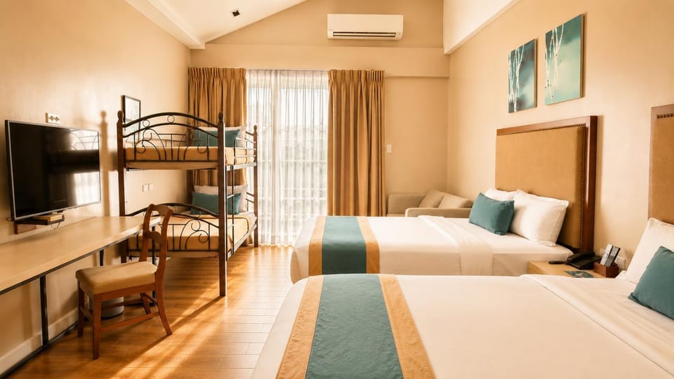 Royale Parc Hotel Tagaytay Hotel in Tagaytay