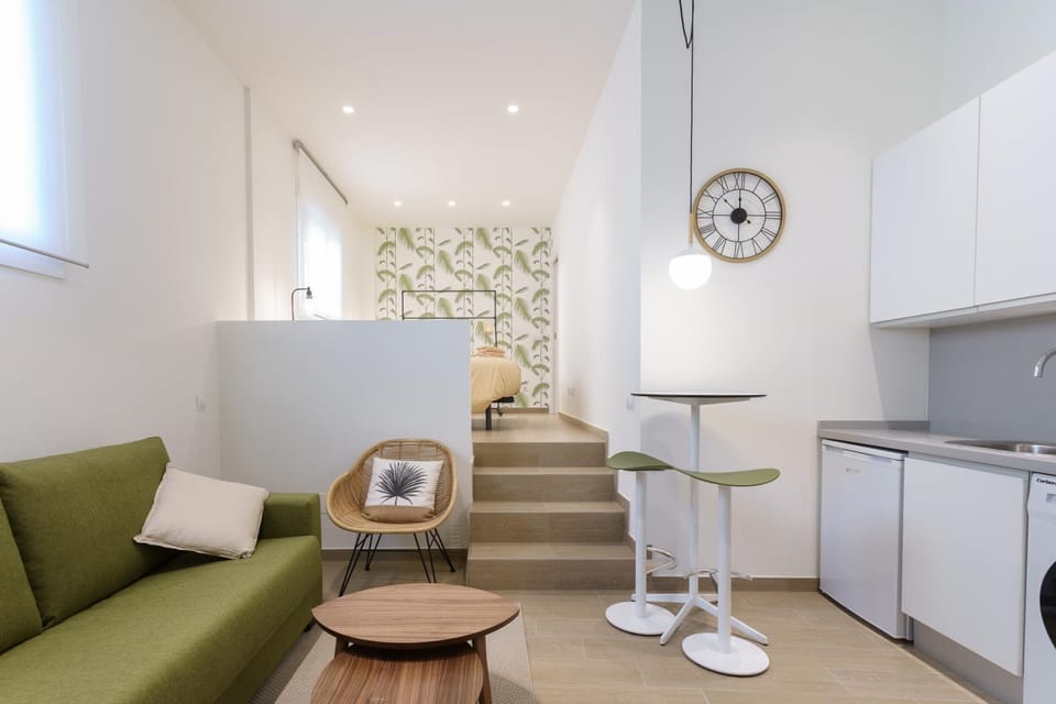 Living room, Photo of the whole room, Seating area, Dining area, kitchen